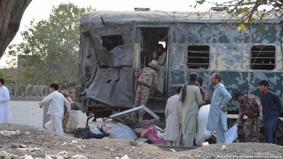 Deadly blast hits train in Pakistan's Balochistan
