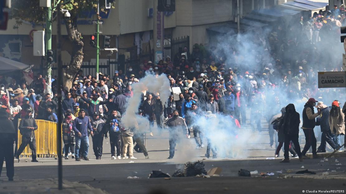 Manifestantes se enfrentan a la policía en La Paz (25.05.2026)