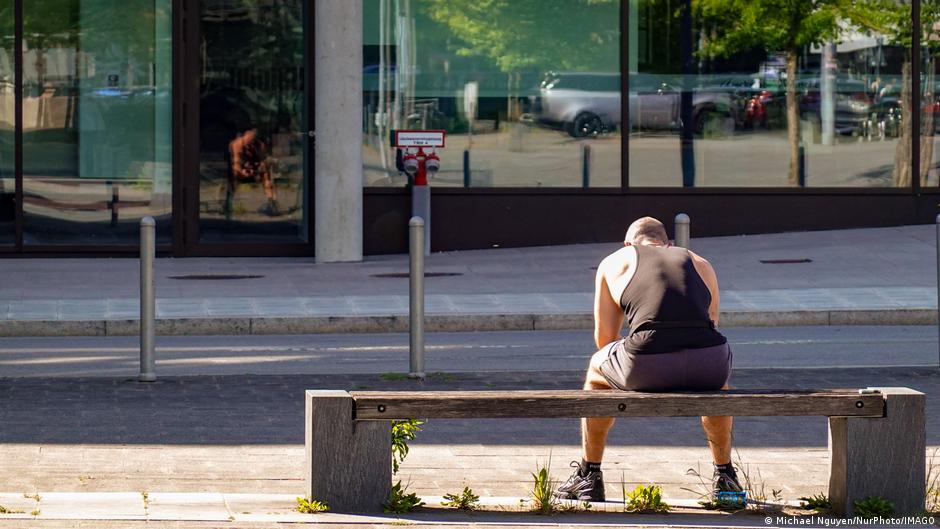 Unseasonal May heat wave grips Europe