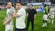 L'entraîneur de Wolfsburg Dietr Hecking et ses joueurs après la défaite contre Paderborn en match retour des barrages (0-0, 2-1). L'entraîneur de Wolfsburg Dietr Hecking et ses joueurs après la défaite contre Paderborn en match retour des barrages (0-0, 2-1).