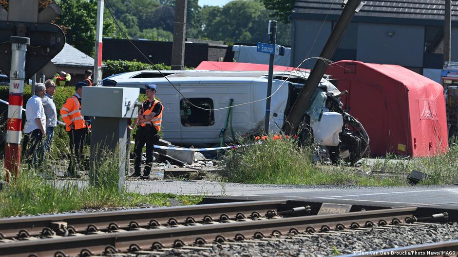 Belgium: Train collides with school bus, several dead