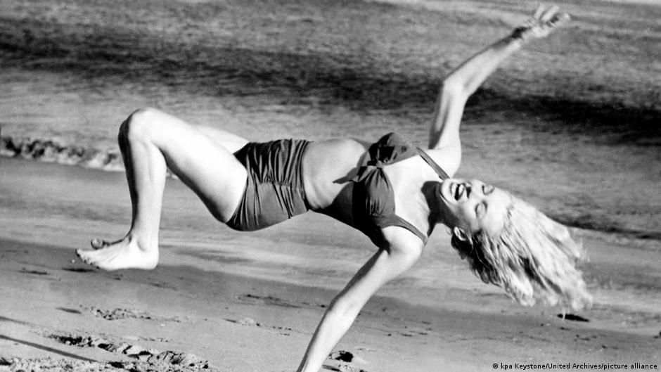 -Das-Wichtigste-seit-der-Atombombe-Der-Bikini-wird-80