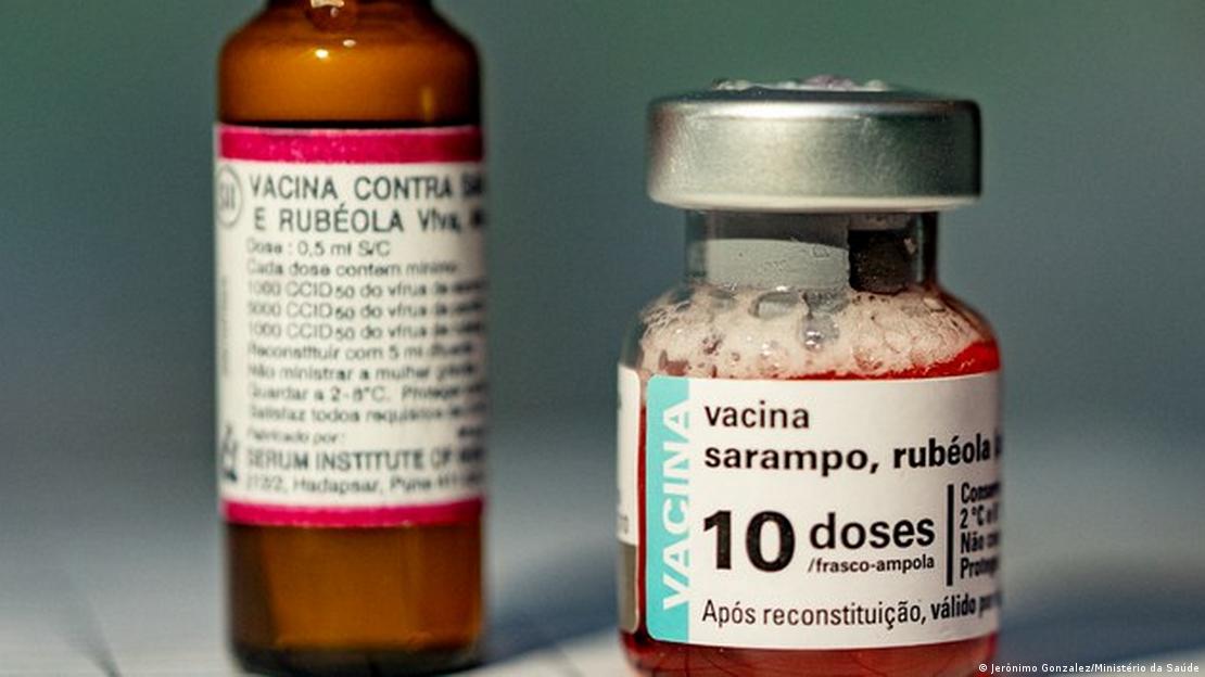 Dose de vacina tríplice viral Dose de vacina tríplice viral