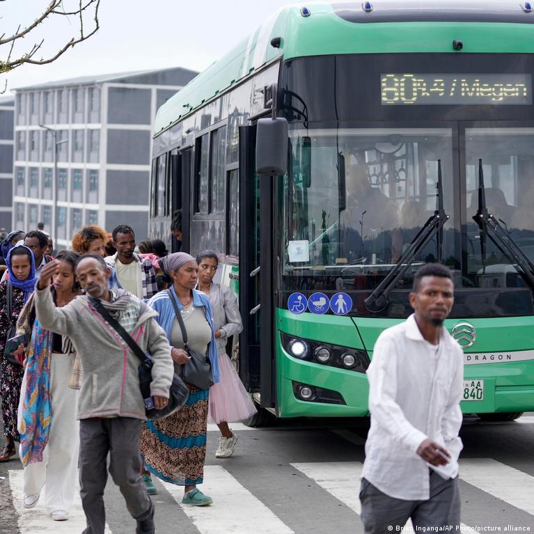 dw.com - Martin Kuebler - Ethiopia goes electric following gas car ban