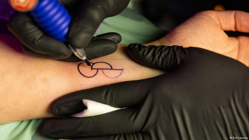Deutschland | Opt.Ink Projekt des Vereins Junge Helden e.V. für Organspende-Tattoo Deutschland | Opt.Ink Projekt des Vereins Junge Helden e.V. für Organspende-Tattoo
