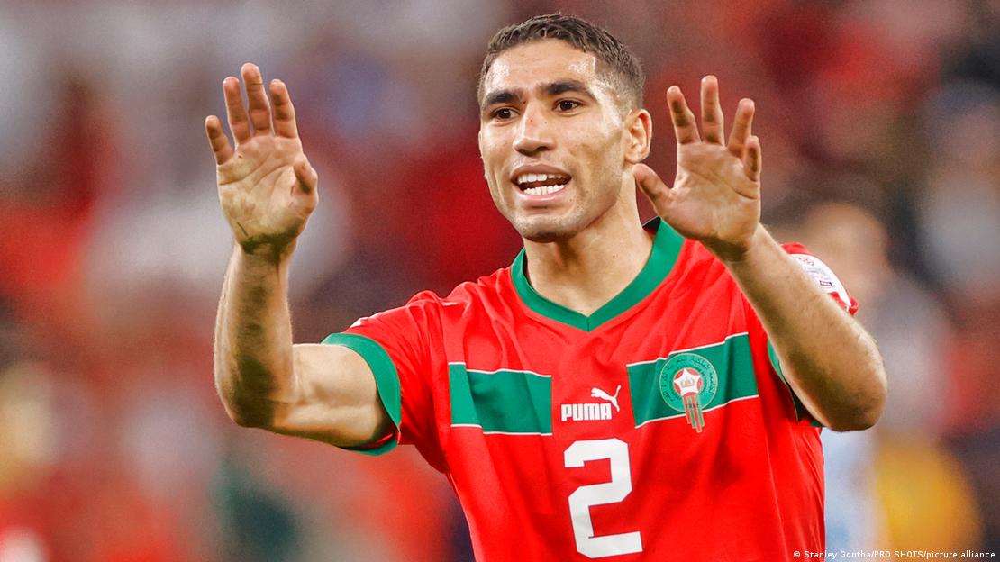 Achraf Hakimi em partida durante a Copa do Mundo 2022