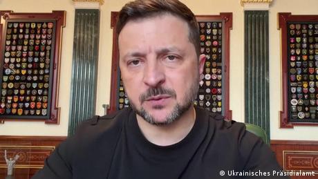 Selenskyj wendet sich an Putin und schlägt ein Gespräch über ein Ende des Krieges vor.