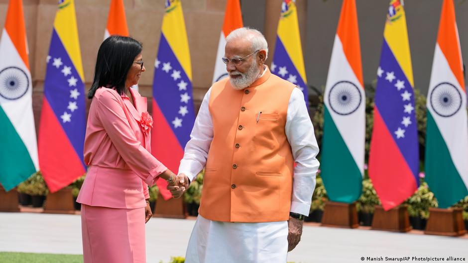 Delcy Rodríguez llega a India para fortalecer ventas petroleras