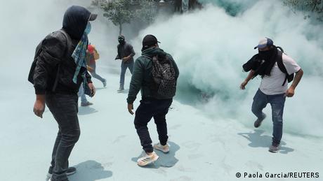 Proteste in Mexiko-Stadt eskalieren vor WM-Start