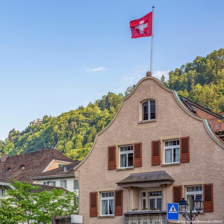 Swiss to vote on whether to cap population at 10 million