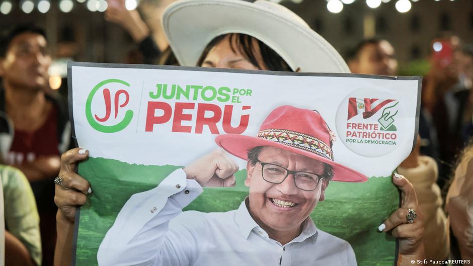 Peru: Fan Collect to Cancel Tables in favor of Fujimori · Global Voices