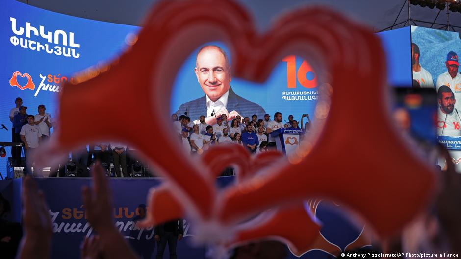 Підсумки виборів у Вірменії: курс на баланс між ЄС та ЄАЕС