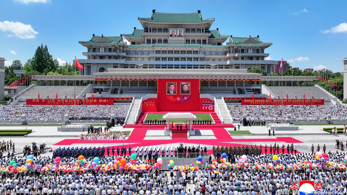 金日成广场上盛大的欢迎仪式
