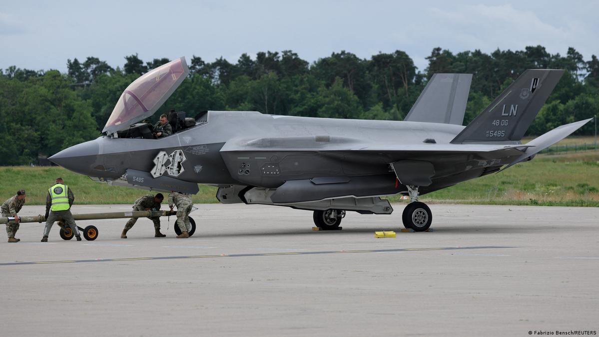 F-35的座舱盖需要定期更换。图为一架美军F-35战机今年6月在柏林参加国际航展
