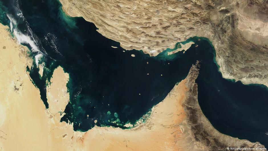 Middle East: Iran targets US bases in retaliatory strikes