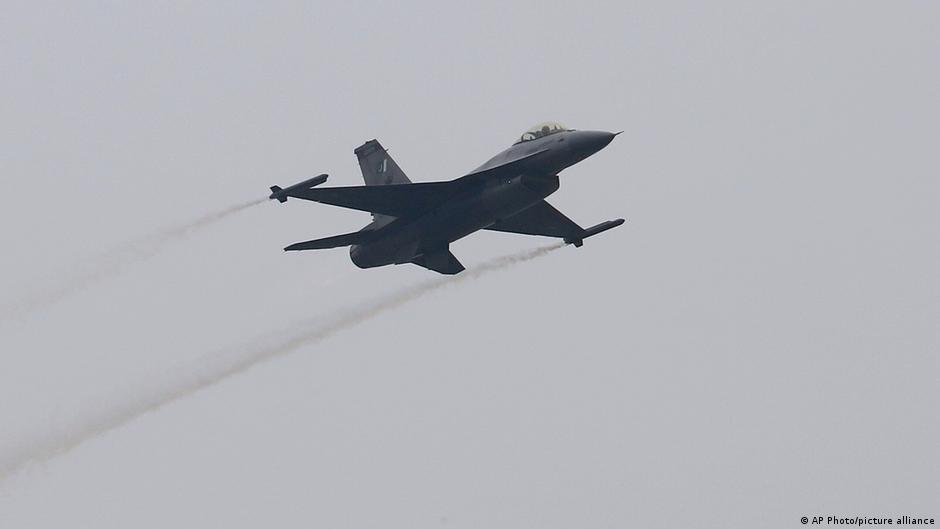 Pakistan Əfqanıstan sərhədində hava zərbələri endirdi
