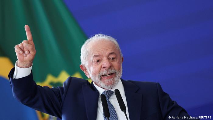 Corinthians parabeniza Lula por reeleição: "Viva a democracia"