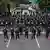 La policía bloquea la Calzada de Tlalpan, una de las principales arterias de acceso al Estadio Ciudad de México, sede de la inauguración del Mundial 2026, para impedir el paso de una protesta de maestros en la capital mexicana. (09.06.2026)