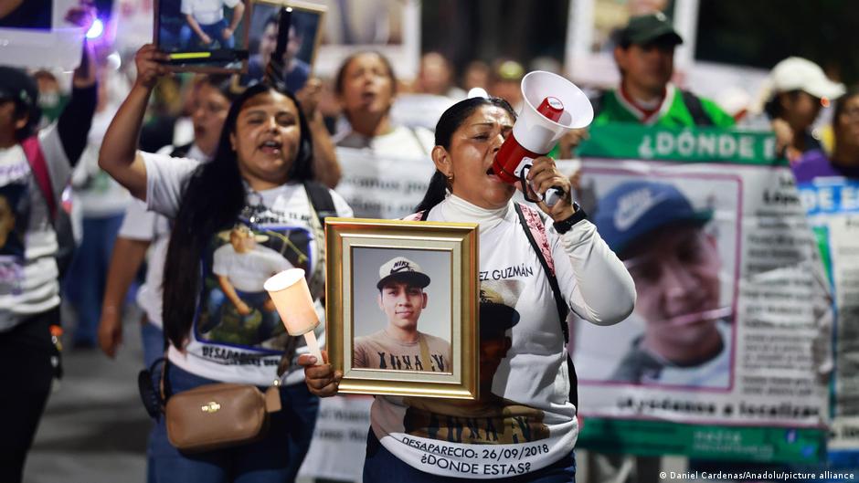Mexico: Protest of Missing Hours Before the World Cup · Global Voices