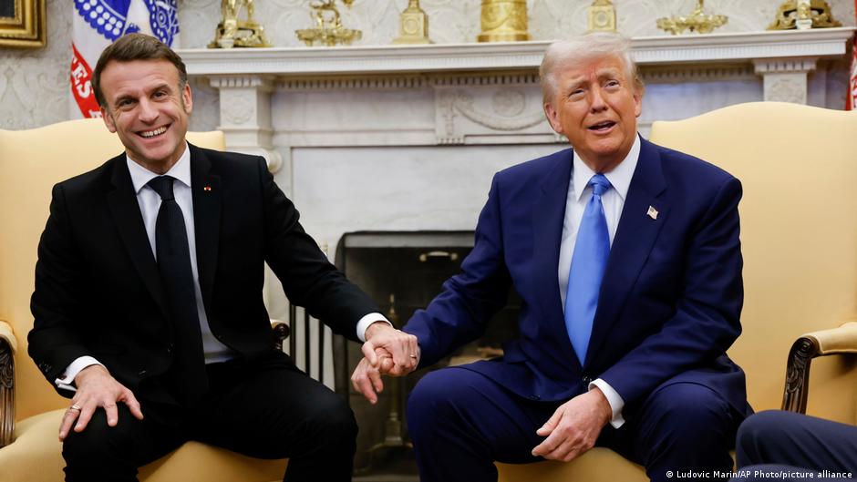 Макрон: Трамп більше не вважає, що Україна програє війну