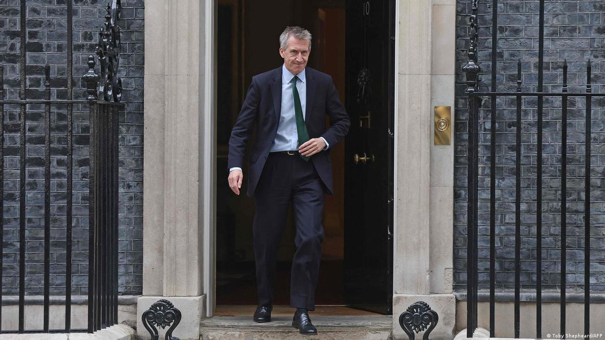 英国负责安全事务的大臣贾维斯（Dan Jarvis）表示，已致信英国各大学负责人，要求确保教职员工终止与中国通用技术研究院的任何关系。