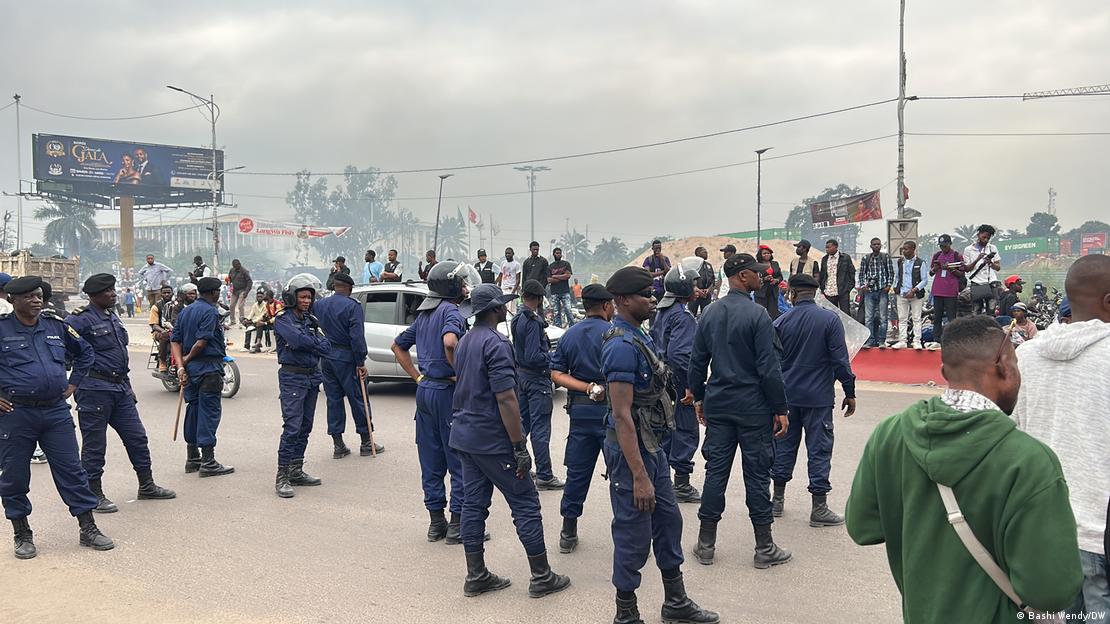 Kinshasa | Des forces de l'ordre déployées sur le Boulevard Triomphal (12 juin 2026)