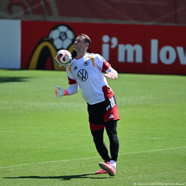Manuel Neuer training with Germany before the World Cup opener