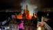 Los bomberos trabajan en las inmediaciones de la Catedral de la Dormición del monasterio de Lavra, que arde tras ser alcanzada durante los ataques con misiles y drones rusos. (15.06.2026) Los bomberos trabajan en las inmediaciones de la Catedral de la Dormición del monasterio de Lavra, que arde tras ser alcanzada durante los ataques con misiles y drones rusos. (15.06.2026)