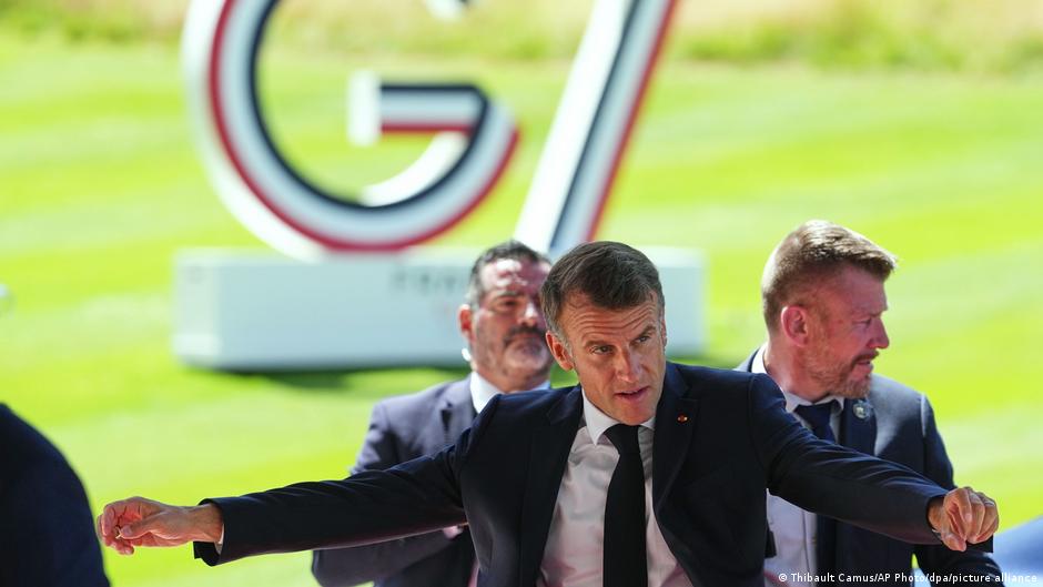 Макрон заявив про "ремобілізацію" G7 задля тиску на РФ через Україну