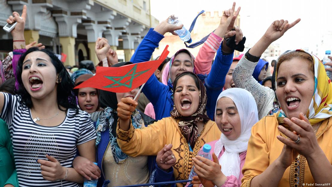 مغاربة يهتفون بشعارات خلال مظاهرة تطالب بالمساواة بين الجنسين، وذلك بمناسبة الاحتفال باليوم العالمي للمرأة في الرباط، في 8 مارس 2015. مغاربة يهتفون بشعارات خلال مظاهرة تطالب بالمساواة بين الجنسين، وذلك بمناسبة الاحتفال باليوم العالمي للمرأة في الرباط، في 8 مارس 2015.
