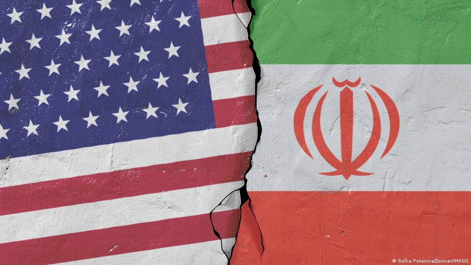 پرچمهای ایران و آمریکا پرچمهای ایران و آمریکا