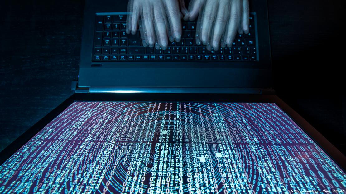 Agentes avanzados de inteligencia artificial logran realizar complejos procedimientos sin intervención humana directa.