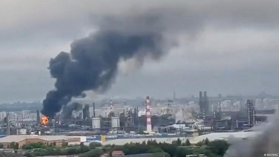 Humo y llamas sobre edificios tras un ataque del Ejército ucraniano en Moscú. (18.06.2026). Humo y llamas sobre edificios tras un ataque del Ejército ucraniano en Moscú. (18.06.2026).