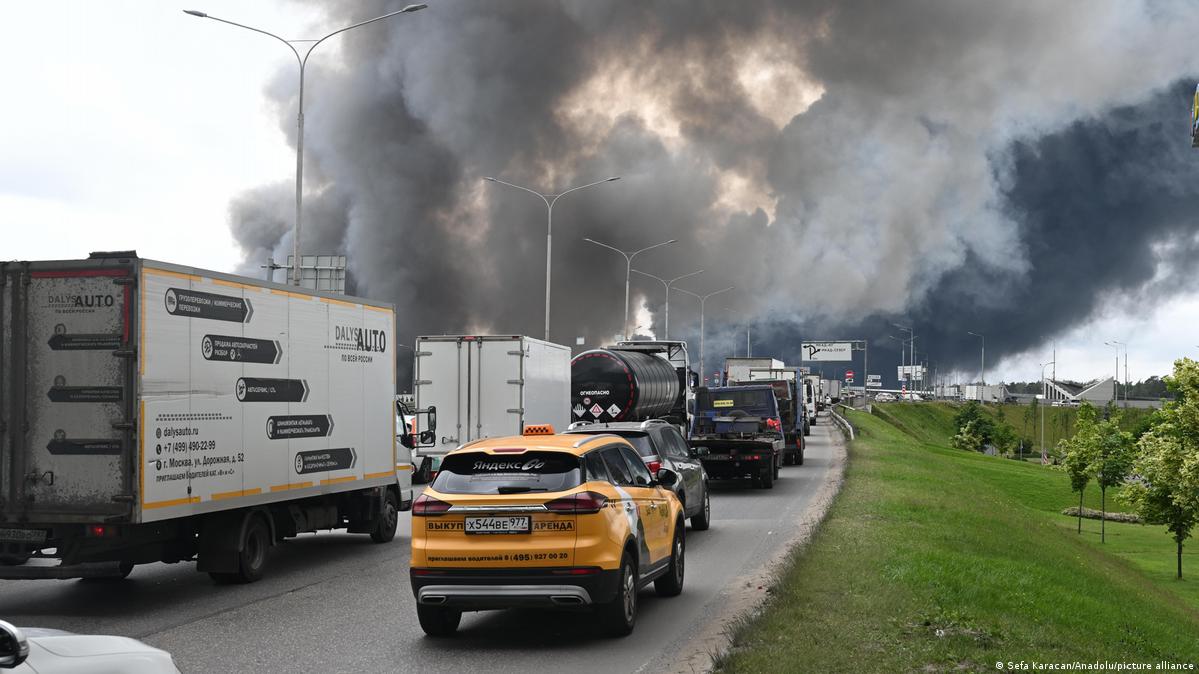 Black smoke billows from the area of Gazprom NeftÄôs Moscow oil refinery.