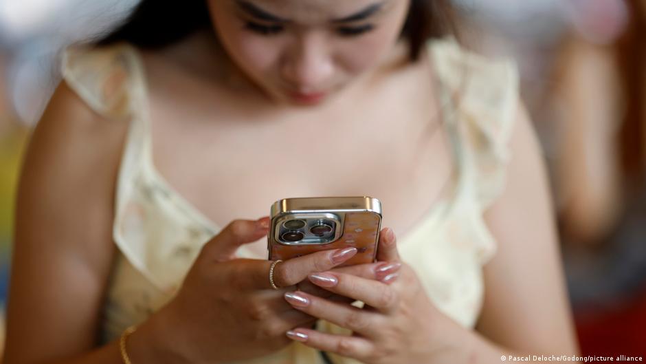 TikTok tərzi videolar insan beynini necə asılı edir