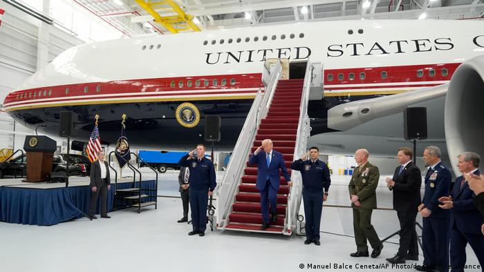 Donald Trump apresenta novo Air Force One bancado pelo Catar