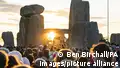 Stonehenge revelers ring in summer solstice