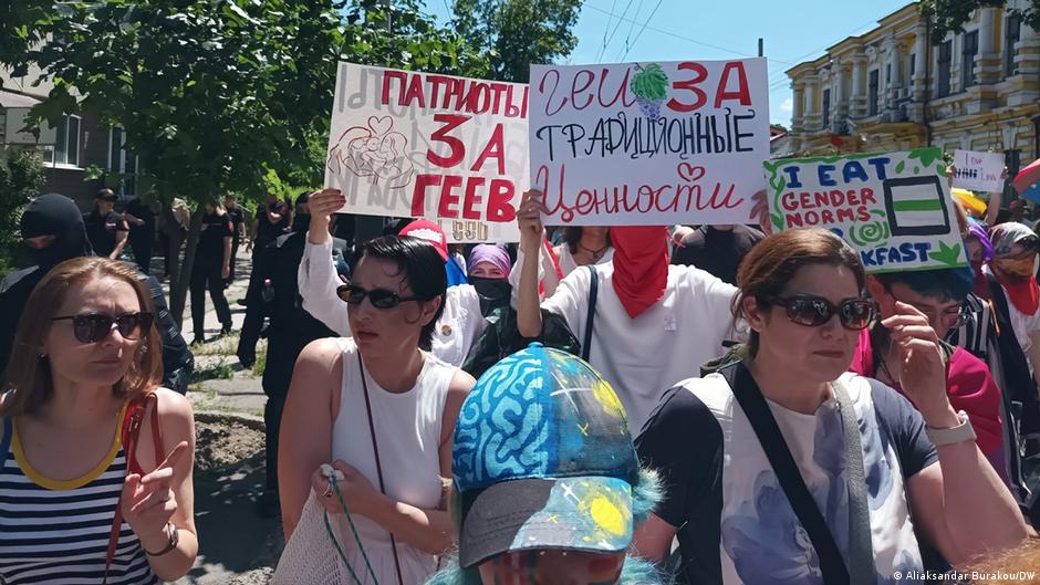 В Кишиневе прошел марш за права ЛГБТК+