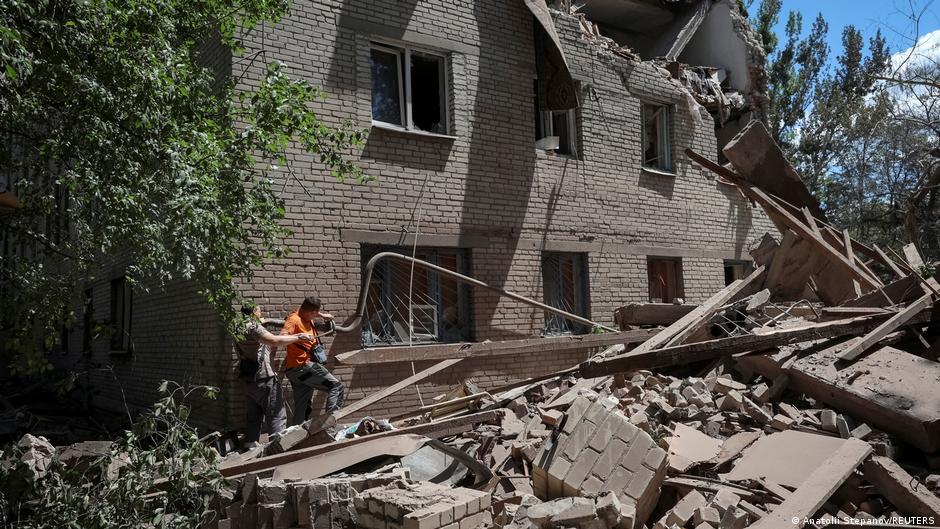 РФ двічі вдарила по Слов'янську: є влучання у "пункт незламності"