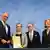 Das Bild zeigt Bundeskanzler Friedrich Merz (CDU), mit den Renten-Experten Constanze Janda und Frank-Jürgen Weise und sowie Arbeitsministerin Bärbel Bas (von links) , Janda präsentiert den fertigen Bericht der Renten-Kommission