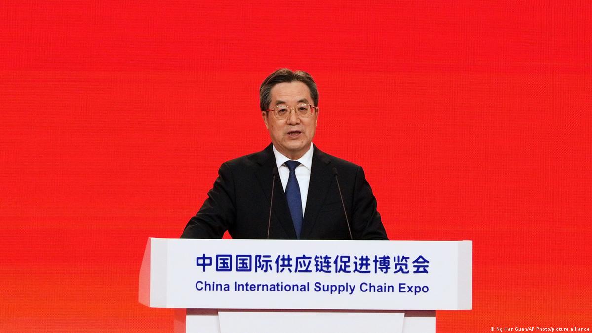 中国国务院副总理丁薛祥22日在北京出席“链博会”。
