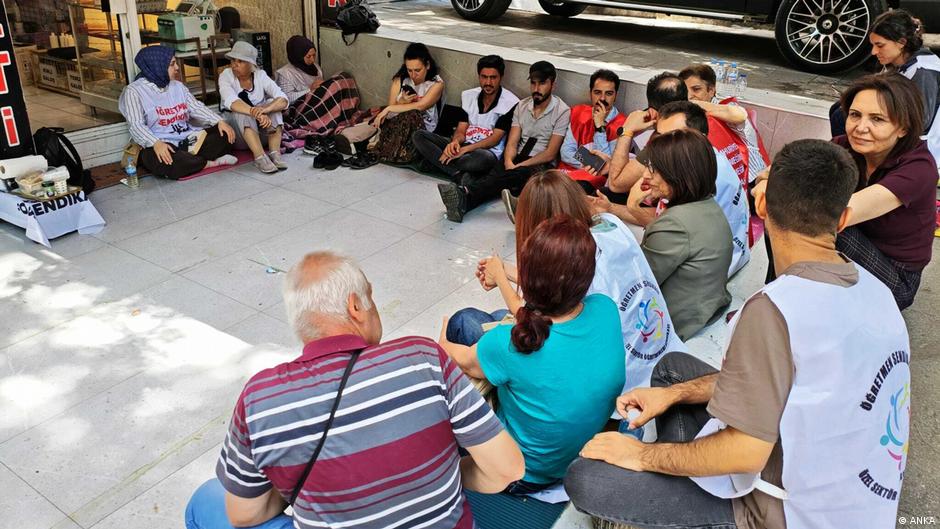 Öğretmenlerden madencilere: Son çare açlık grevi