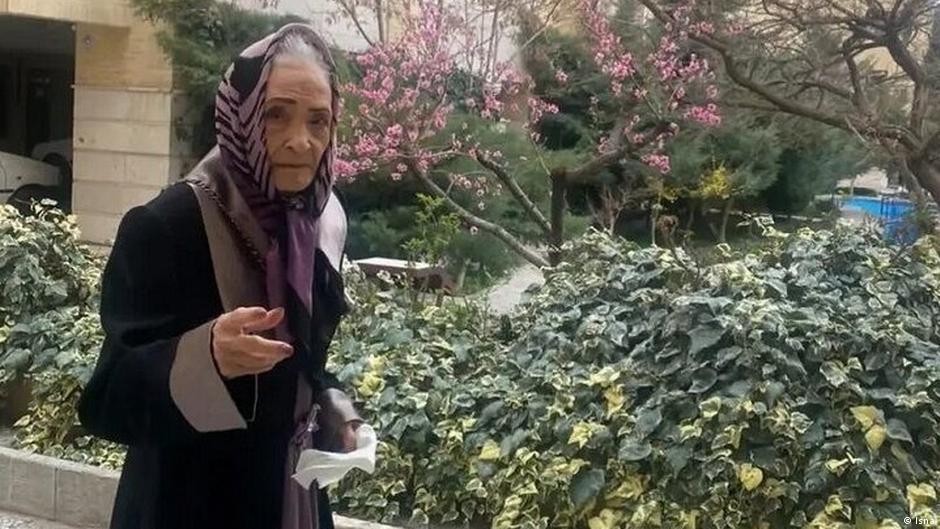 آذر عظیما، خواننده نخستین برنامه "یک شاخه گل" درگذشت