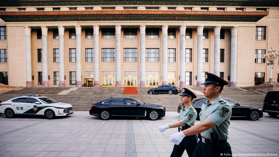 China detains two Japanese nationals on smuggling charges