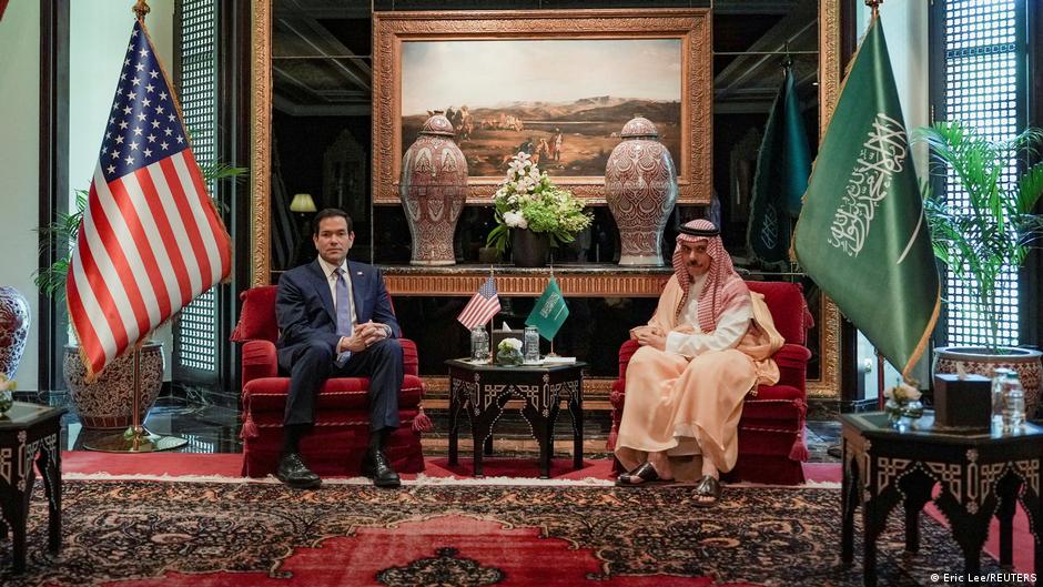 واشنطن ودول الخليج تؤكد على ضرورة "معالجة كل أشكال التهديدات الإيرانية"