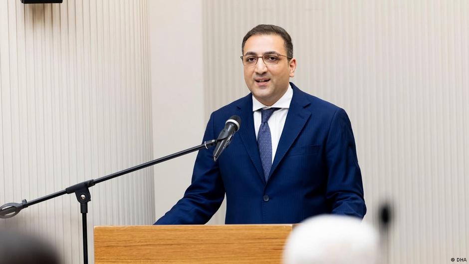 CHP'li Seferihisar ve Balçova belediye başkanları gözaltında