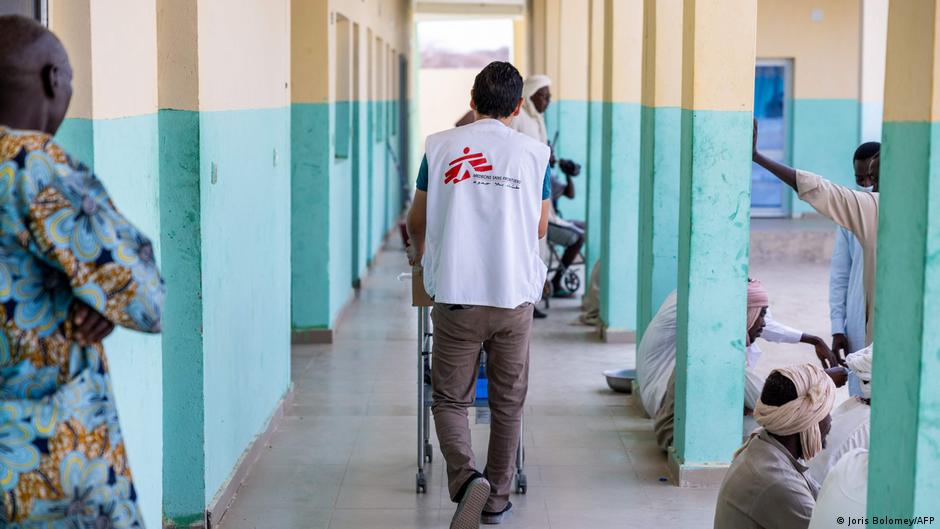 Protéger les civils des abus commis par des humanitaires