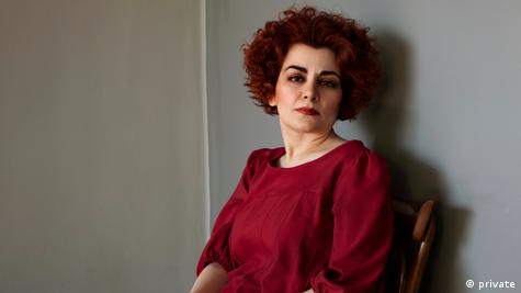 آتش شاکرمی؛هنرمند، کنشگر مدنی و دادخواه 