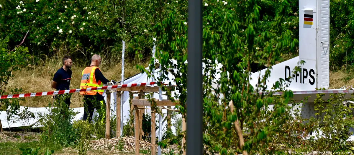 France: 11 killed in civilian plane crash