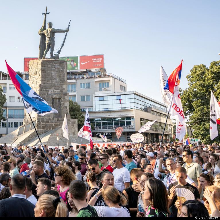 Aleksandar Vučić addressing supporters during Serbia political unrest
